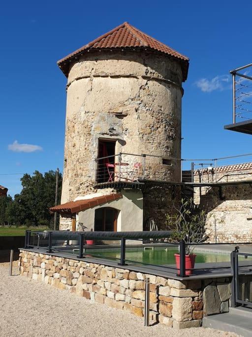 Tour De Charme Atypique Hotel Beauregard-l'Eveque Exterior photo