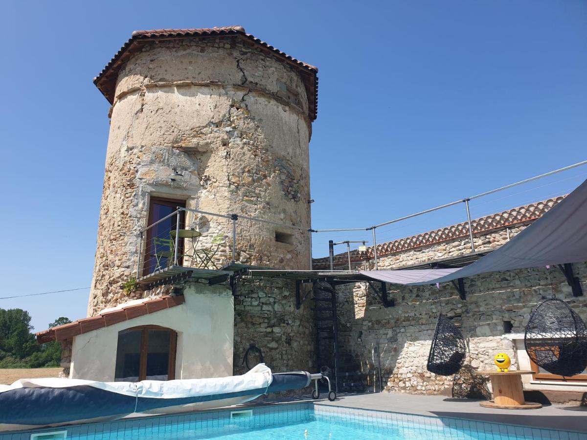 Tour De Charme Atypique Hotel Beauregard-l'Eveque Exterior photo